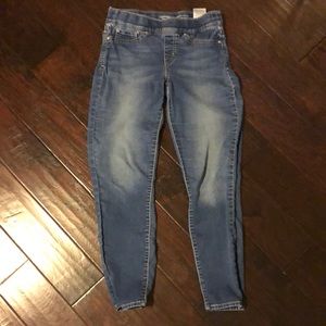 Levi Strauss Pull On Skinny Jeans